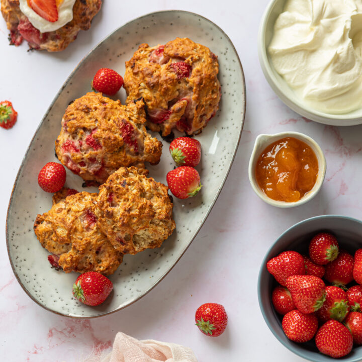 Aardbeienscones met witte chocola