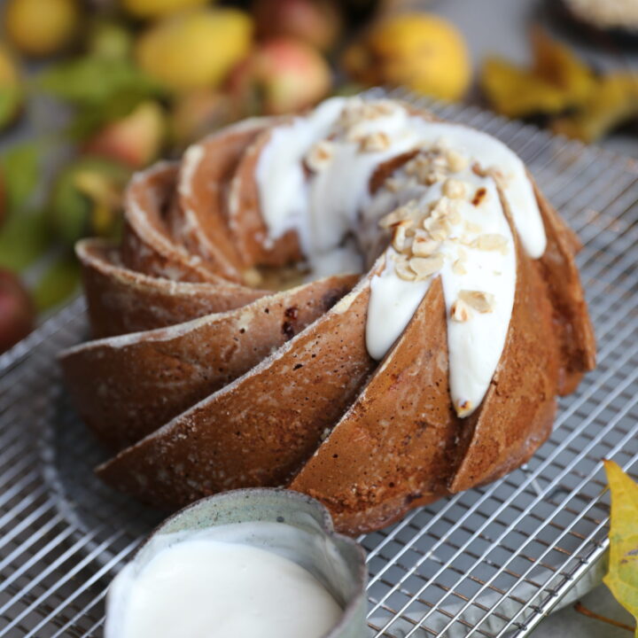 Appeltulband met roomkaas frosting