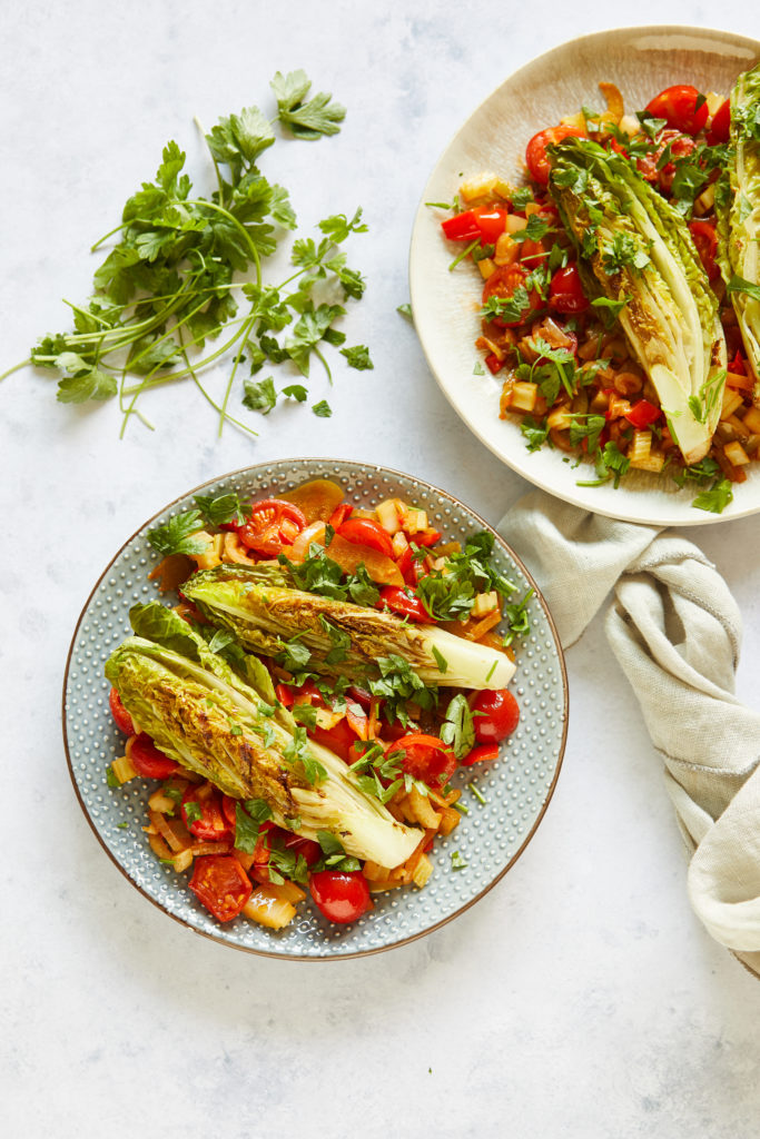 Gegrilde piperade met little gem