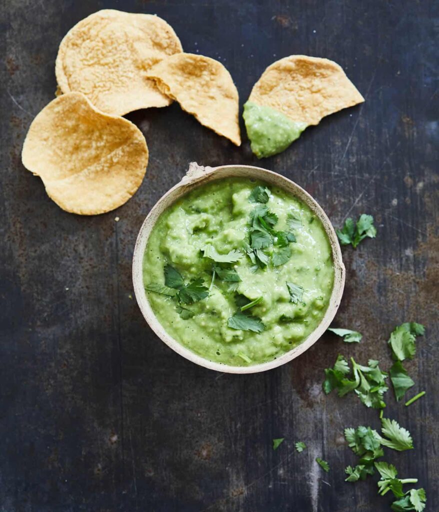Groene salsa met avocado