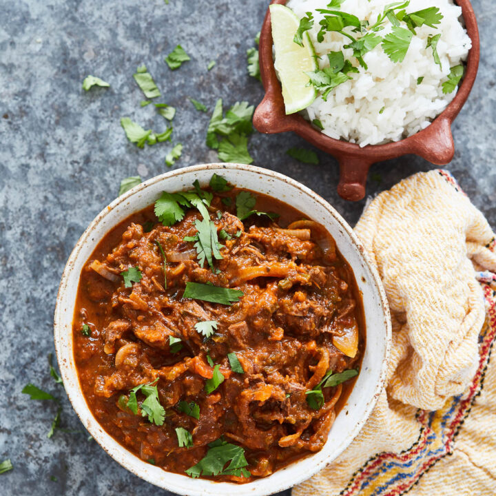 Stevige Mexicaanse runderstoof met poblano