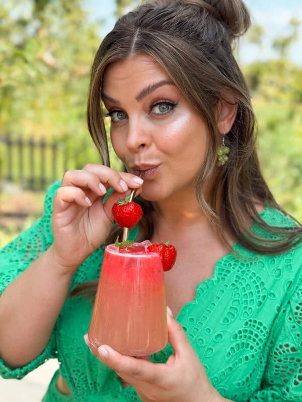Mil Strawberry limoncello spritz Mil Strawberry limoncello spritz