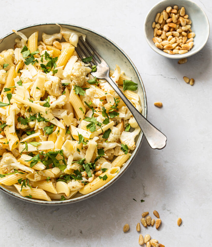 Penne met geroosterde bloemkool