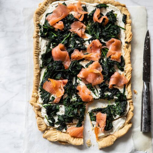 Plaattaart met spinazie en zalm