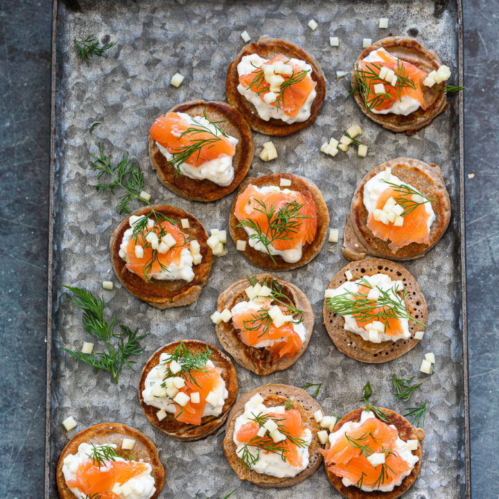 blini met gerookte zalm