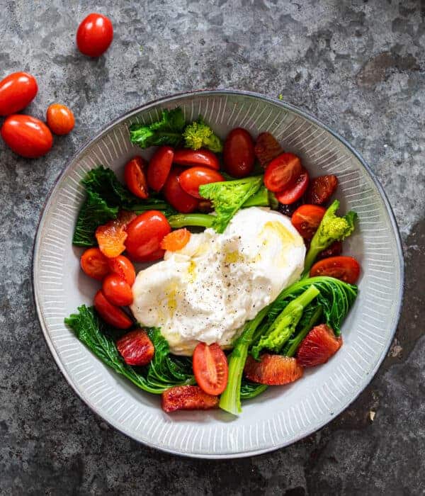 Salade met cimi di rapa en burrata