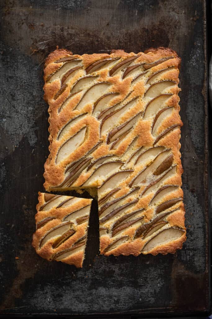 Peer frangipane taart