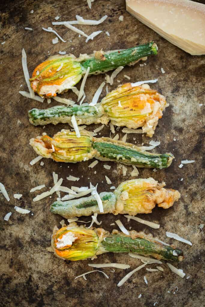 Gevulde courgettebloemen