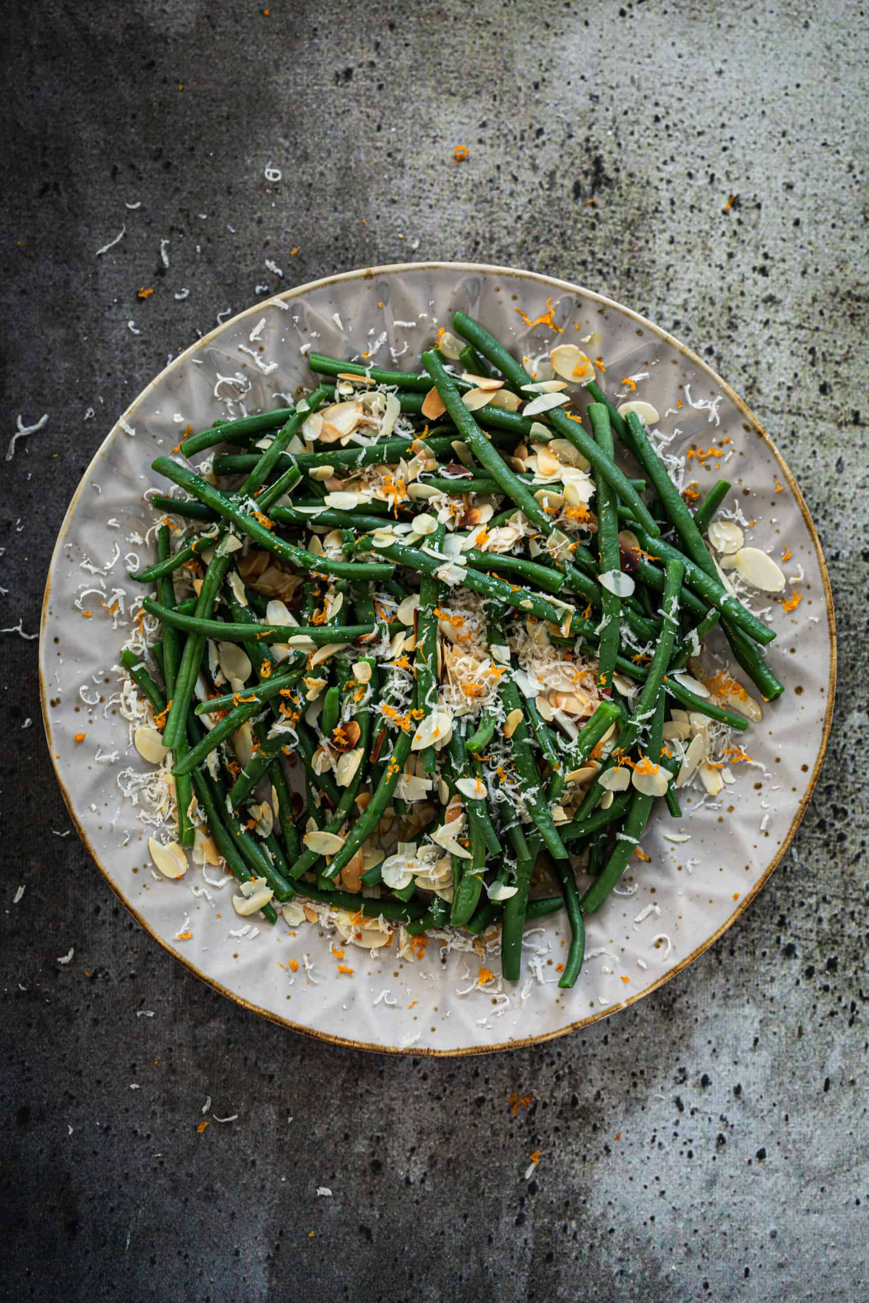 Haricot verts met amandel, parmezaan en citrus