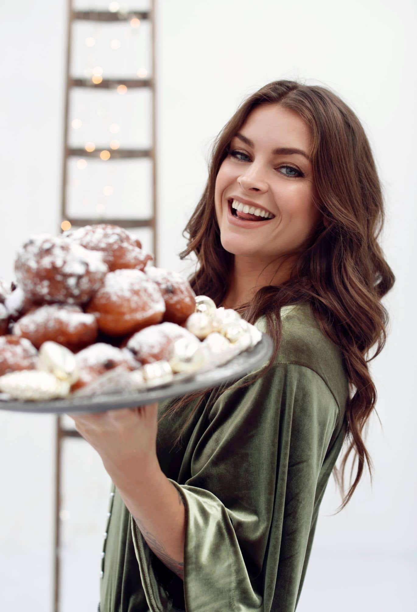 Miljuschka met oliebollen