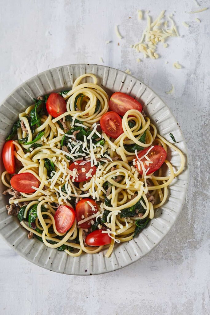 pasta met spinazie en tomaat