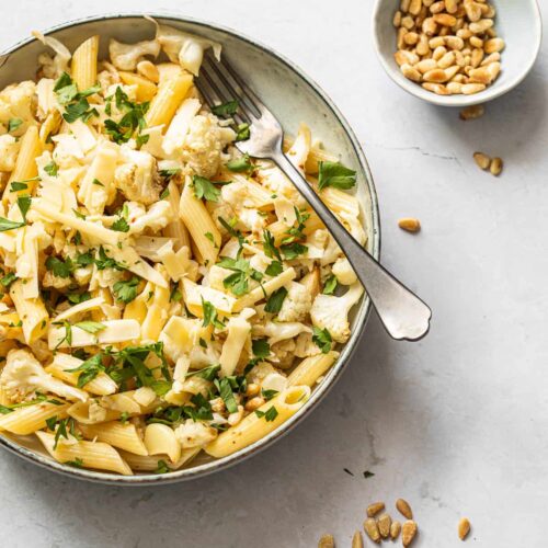 Penne met geroosterde bloemkool