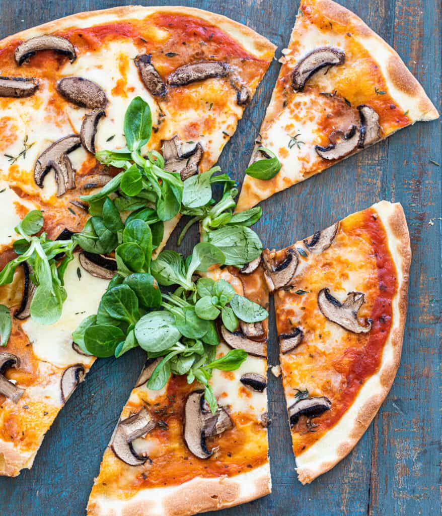 Pizza met champignons