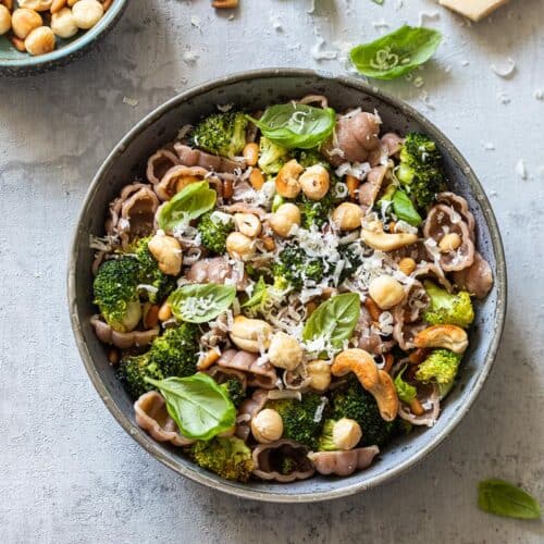 pasta met broccoli en noten