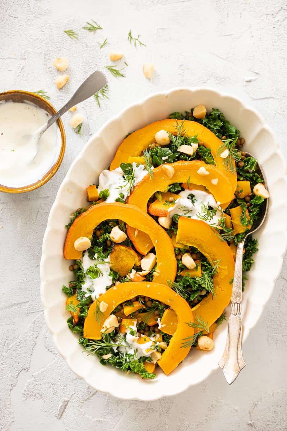 Pompoensalade met linzen en boerenkool