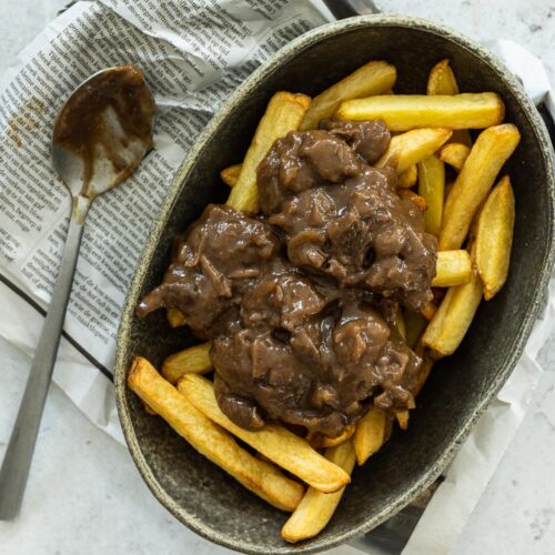 Limburgs zuurvlees (zoervleisj) met friet