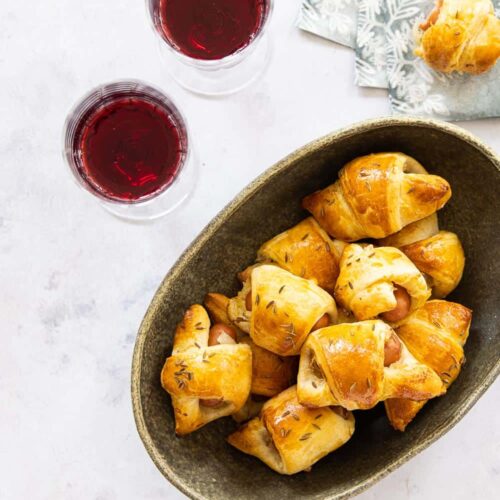 Pigs in a blanket: knakworstjes in bladerdeeg