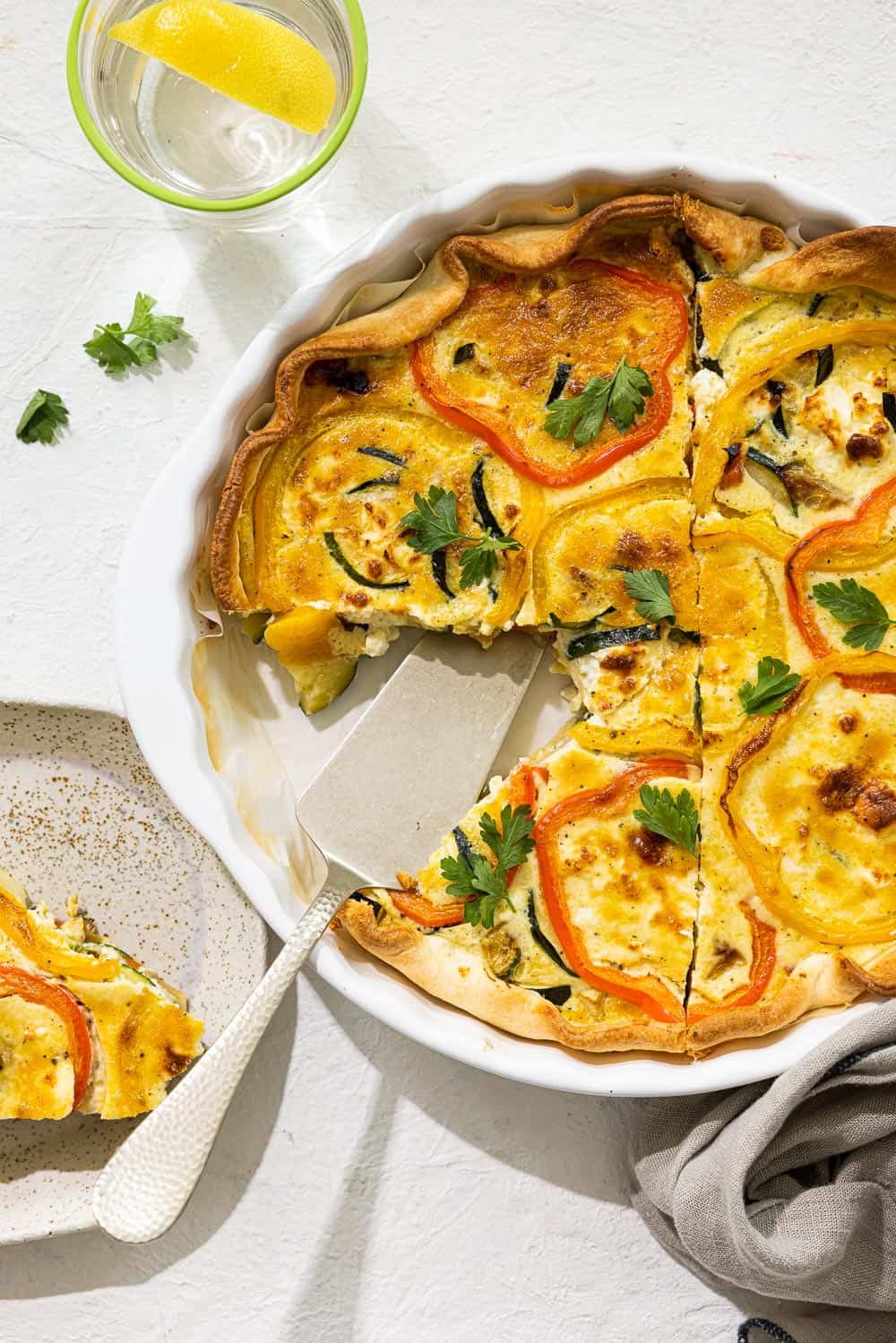 Quiche met geroosterde zomergroentes feta