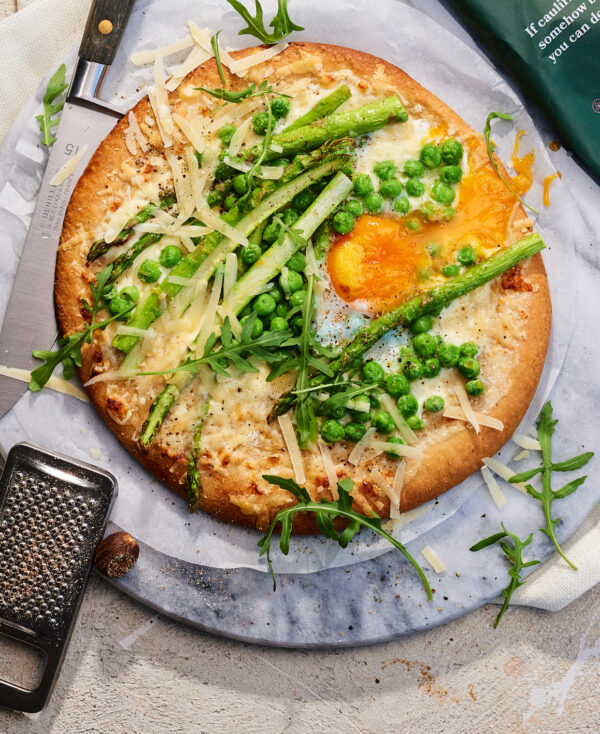 Lentepizza met asperges doperwten en een eitje1