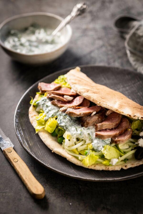 Pita met lamsbiefstuk en Griekse salade 3