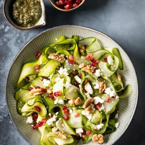 Salade van courgette en kommerlinten