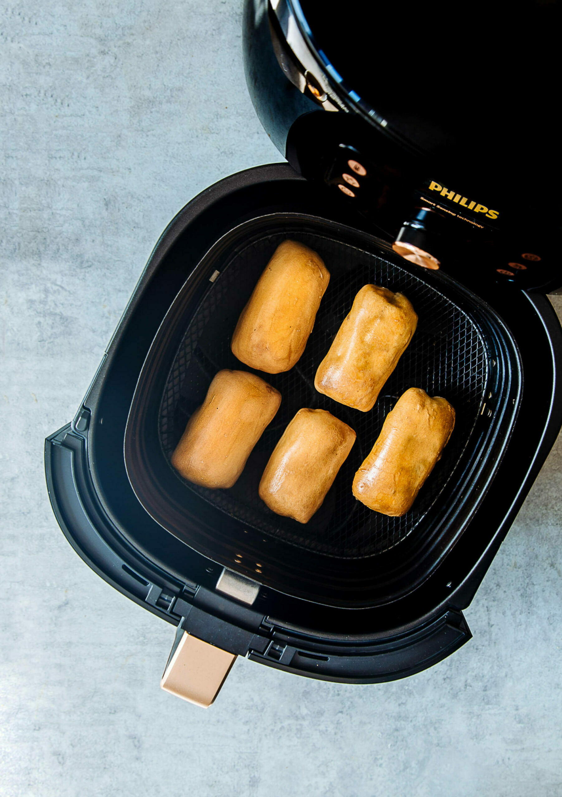 Snelle Brabantse worstenbroodjes uit de Airfryer Miljuschka