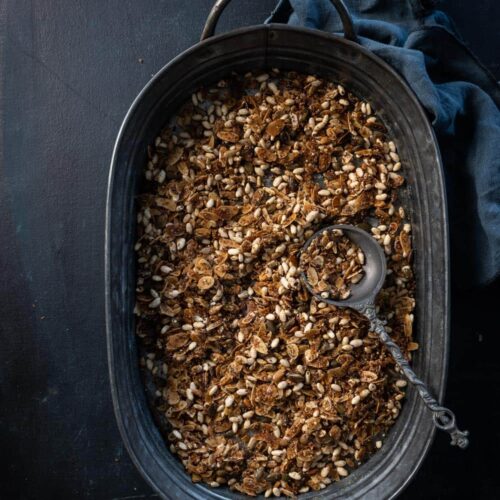 Powergranola met gepofte rijst, pitten en kokos
