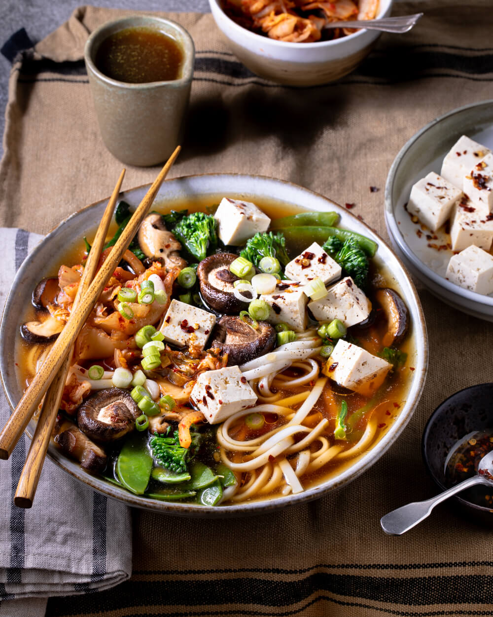 Miso-ramen-met-kimchi-en-tofu-MILJ-22-03-PODCASTS-648-1 Kimchi Miso ramen met tofu
