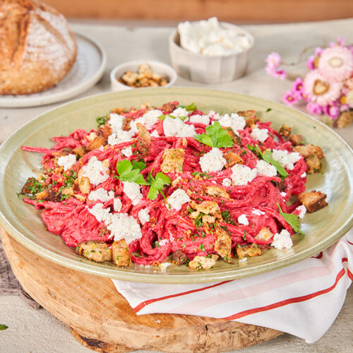 Roze bietenlinguine