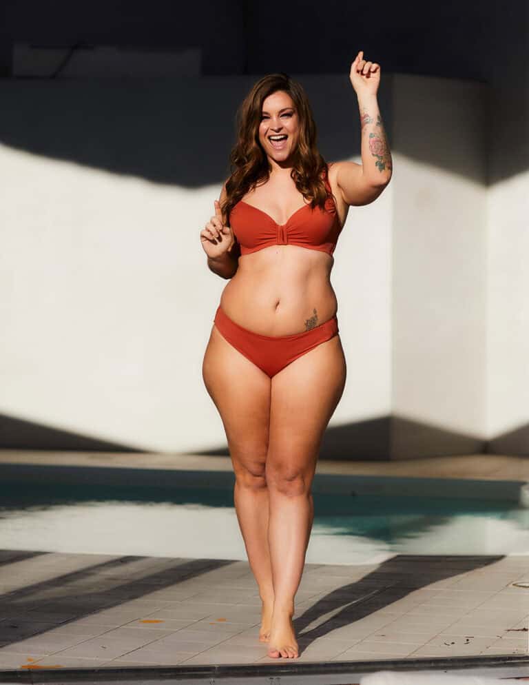 Mil Portret Livera, bikini, zwembad, zomer, zon 2022 Stef Nagel HRLR 14