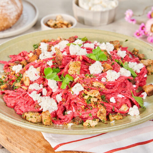 Roze bietenlinguine
