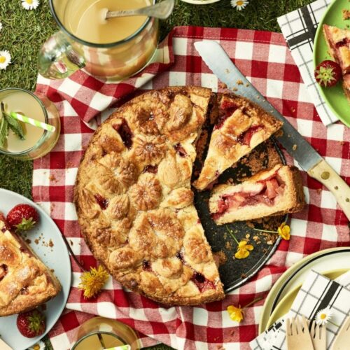 Zomerse appeltaart met aardbeien miljuschka