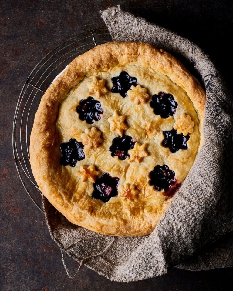 Elegant pie met peer, sinaasappel en bosbes