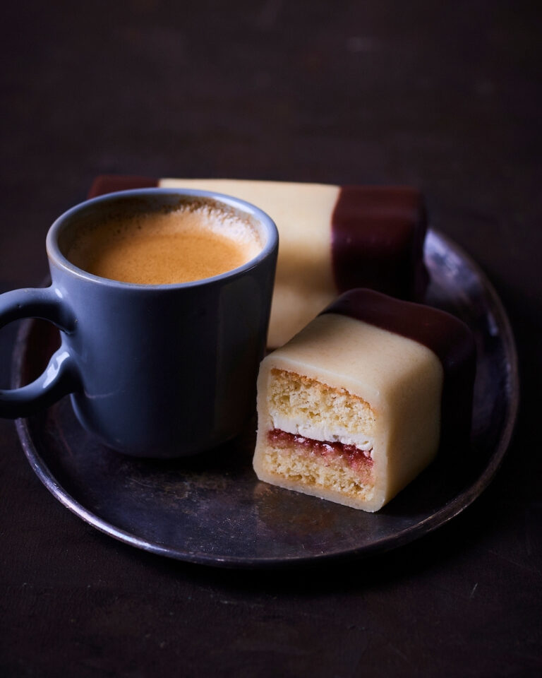 Mergpijpjes met koffie