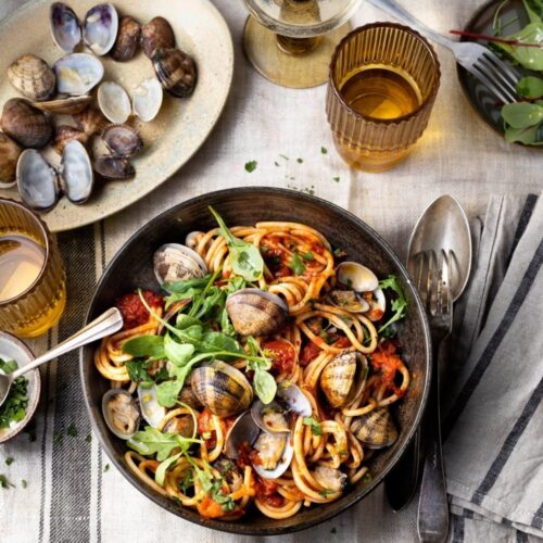 Spaghetti vongole in rosso