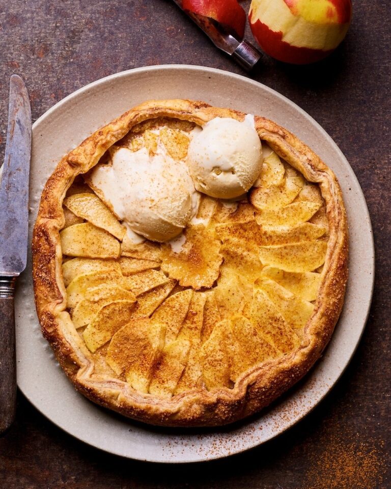 Zoete galette met appel en kaneelsuiker