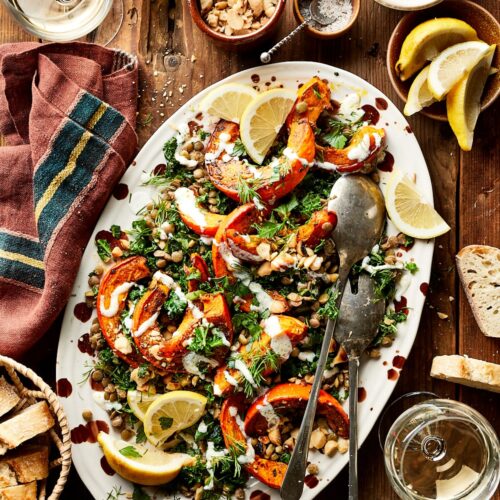 Pompoensalade met linzen en boerenkool