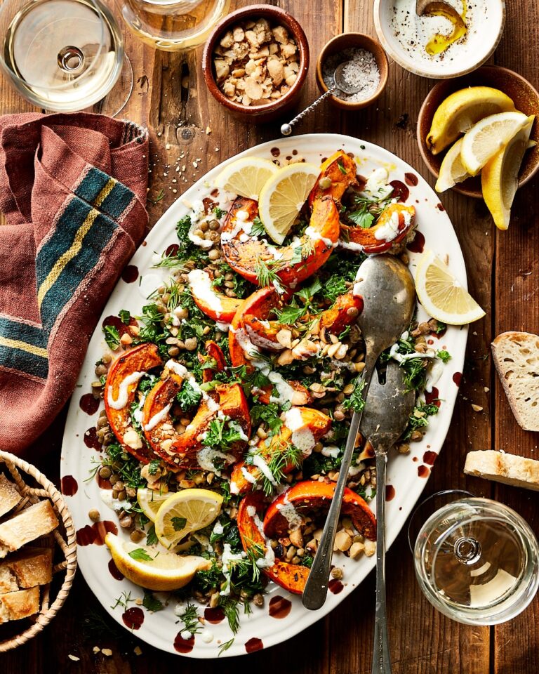 Pompoensalade met linzen en boerenkool