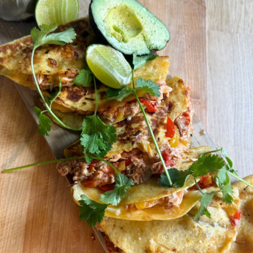 Food pulled chicken taco