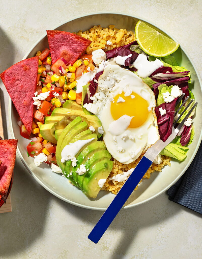 Mexican Style Bulgur Bowl with Fried Egg Avocado weekmenu miljuschka